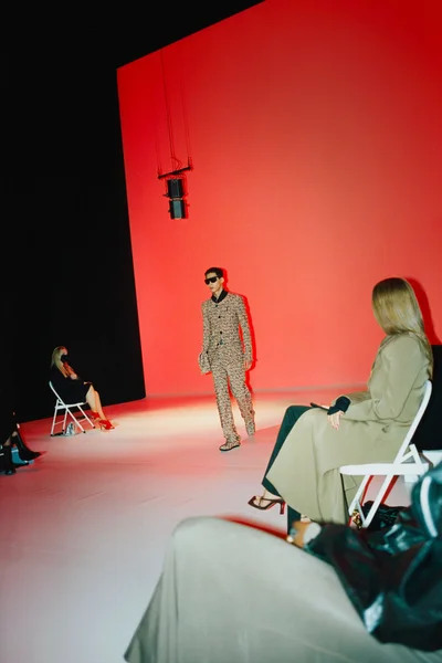 Look 17